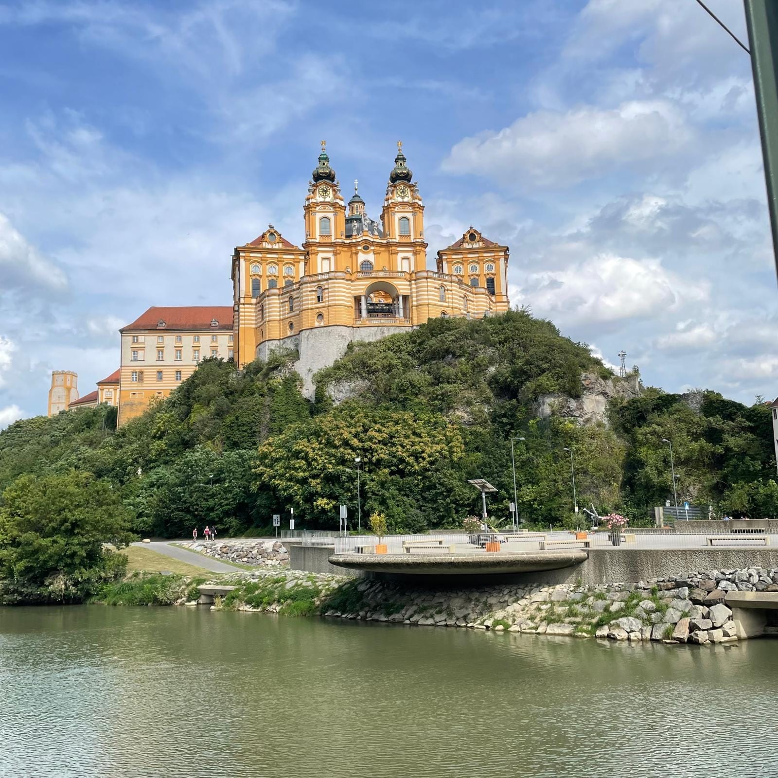 La abadía de Melk, sobre el Danubio