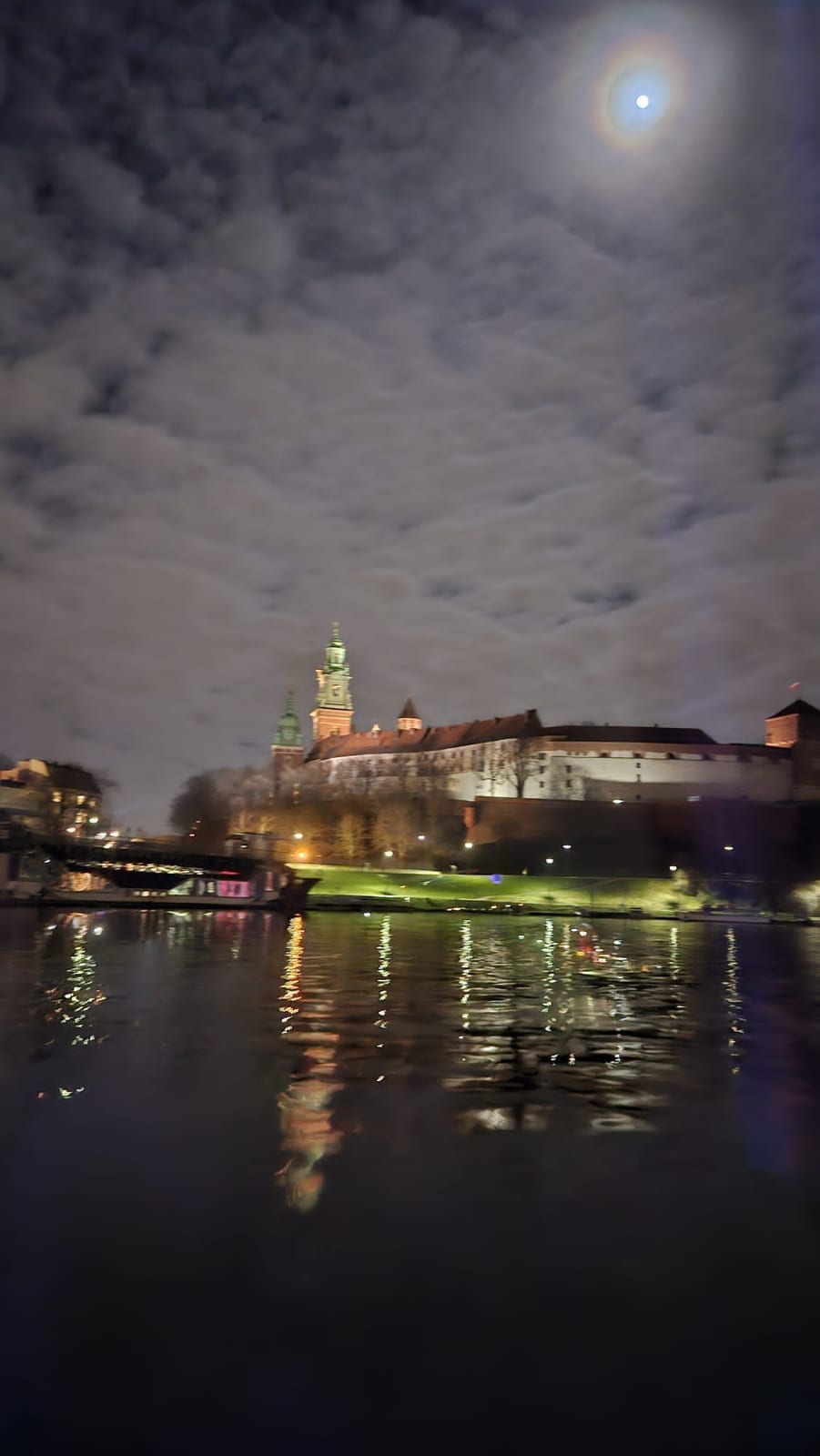 Wawel bajo la luna