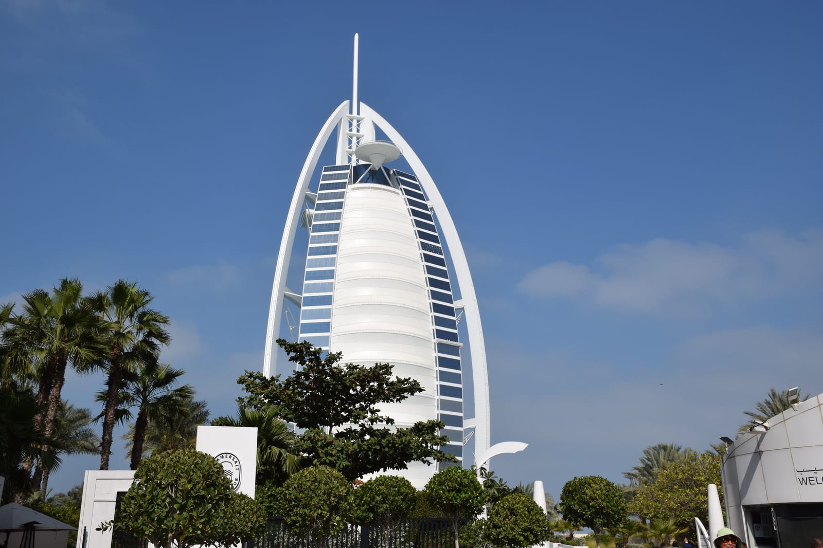 El Burj Al Arab, entre palmeras