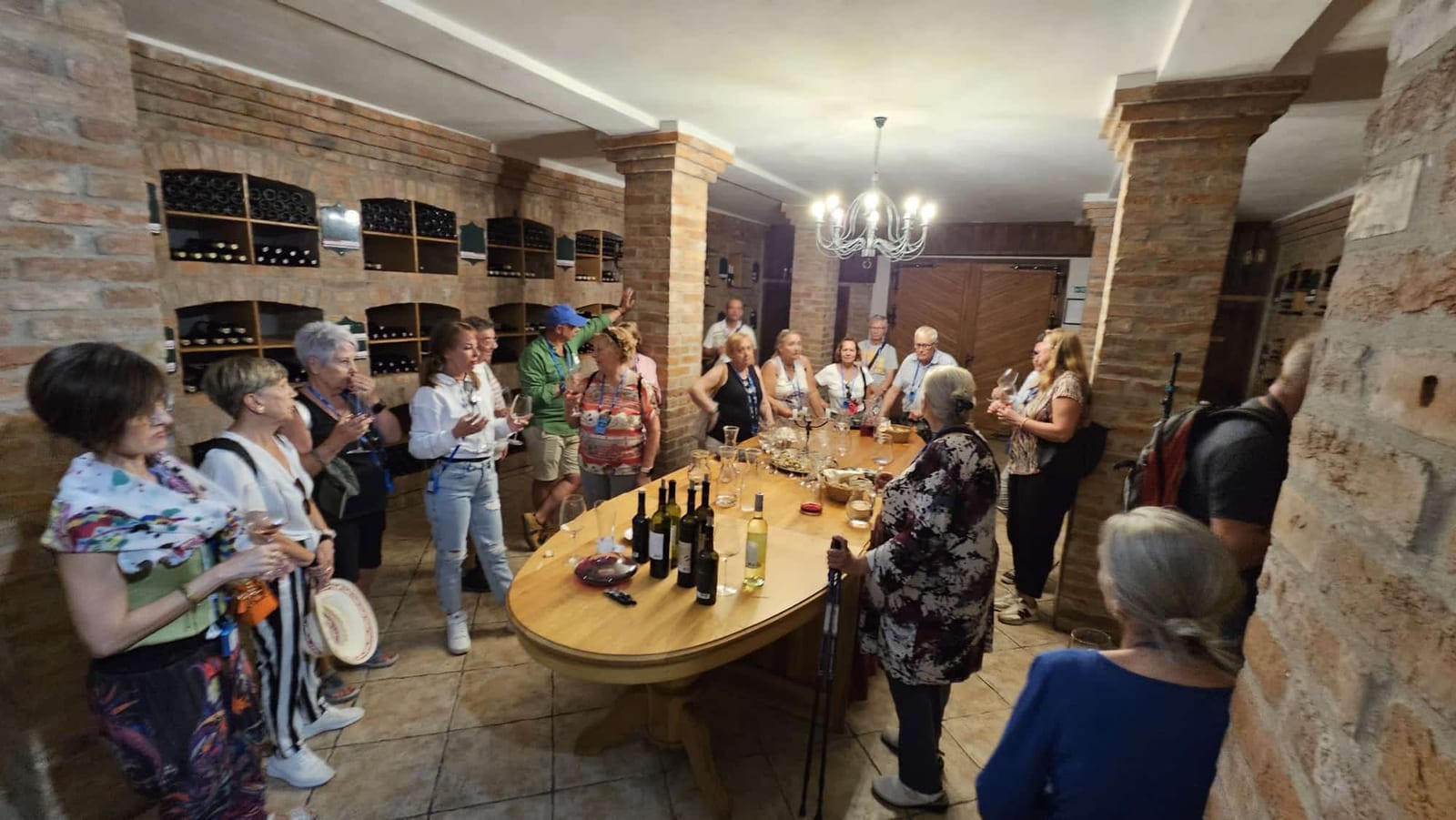 Cata de vinos con el grupo