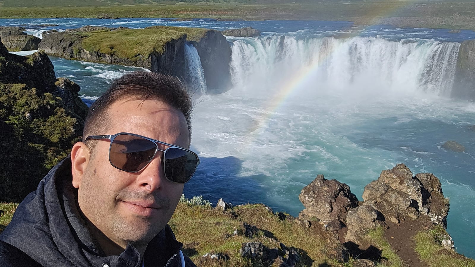 Goðafoss y el arco iris