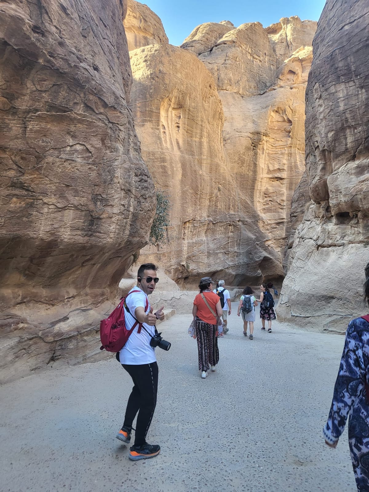 Por el Siq de Petra, con el grupo