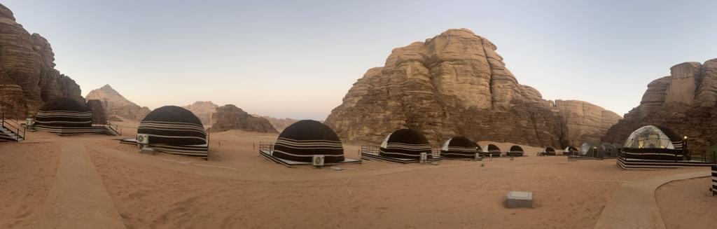 El campamento de Wadi Rum, entre montañas de roca