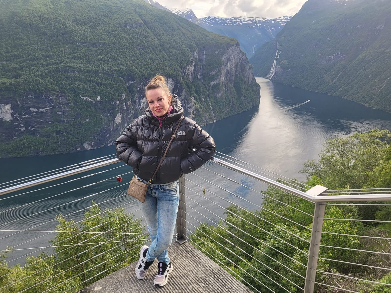 En el mirador sobre el Geirangerfjord