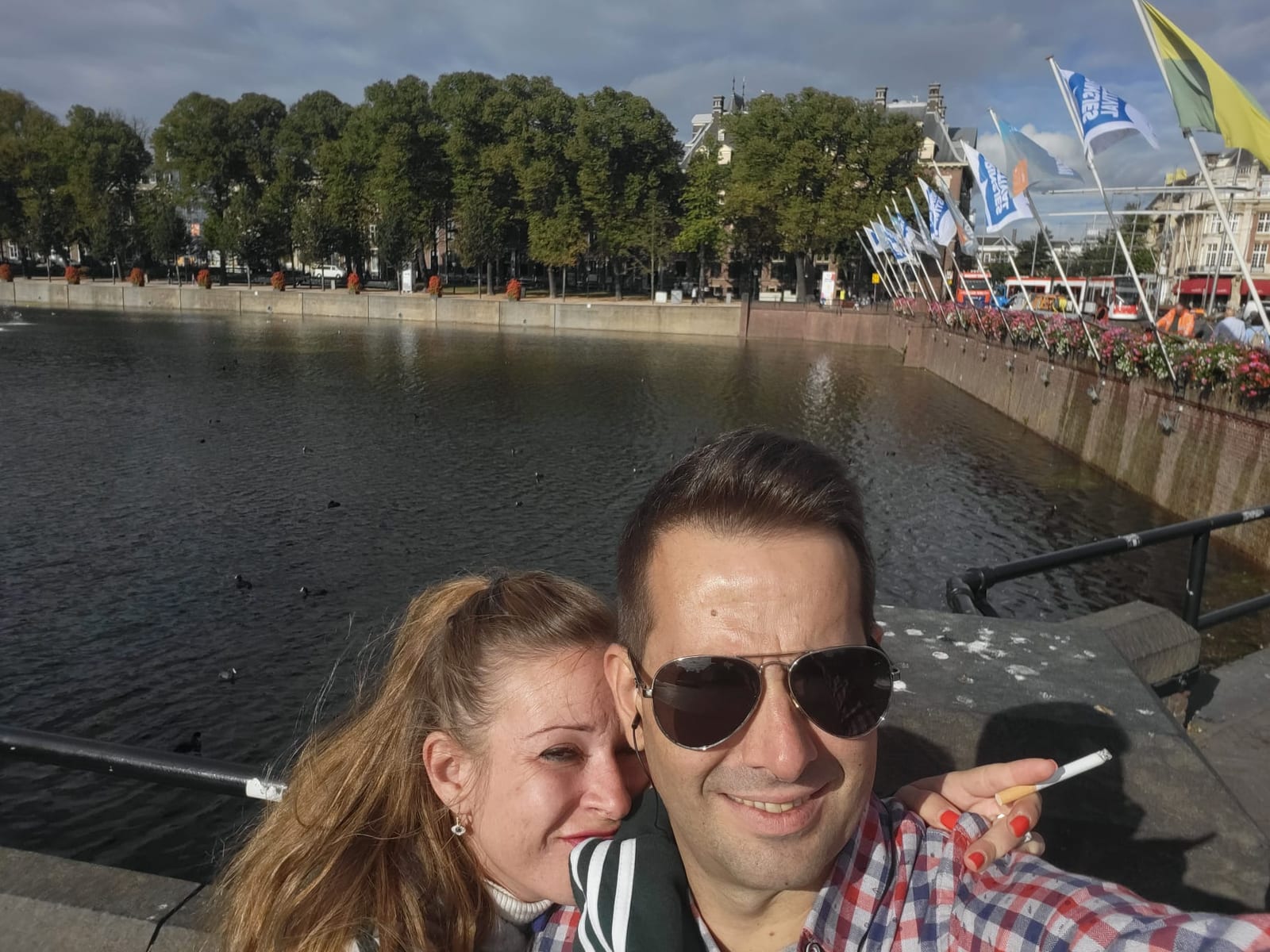 Junto al Hofvijver de La Haya