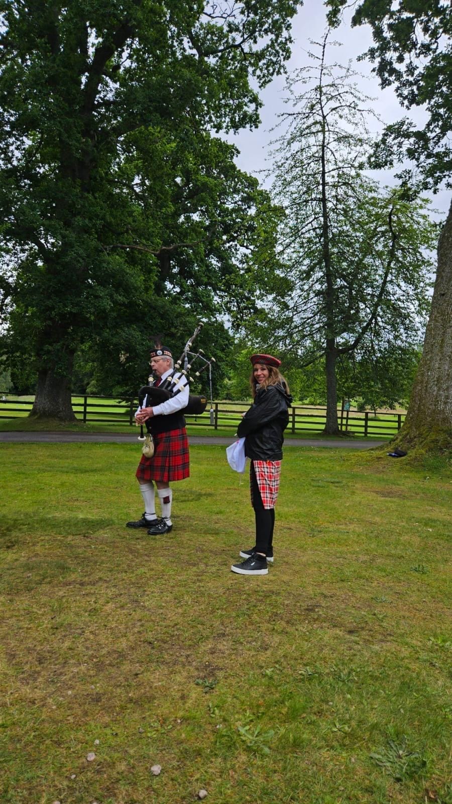 Con un gaitero en las Highlands