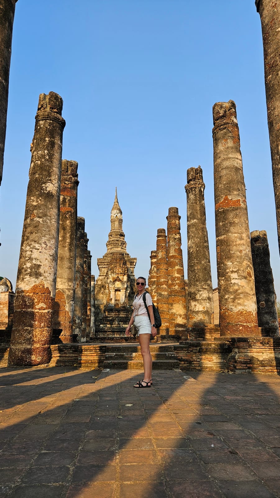 Entre las columnas de Wat Mahathat