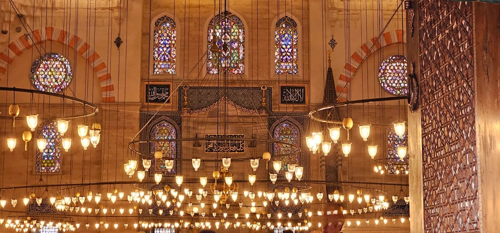 Las lámparas de una mezquita
