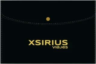 El portadocumentos Xsirius: negro, con «Xsirius viajes» en oro